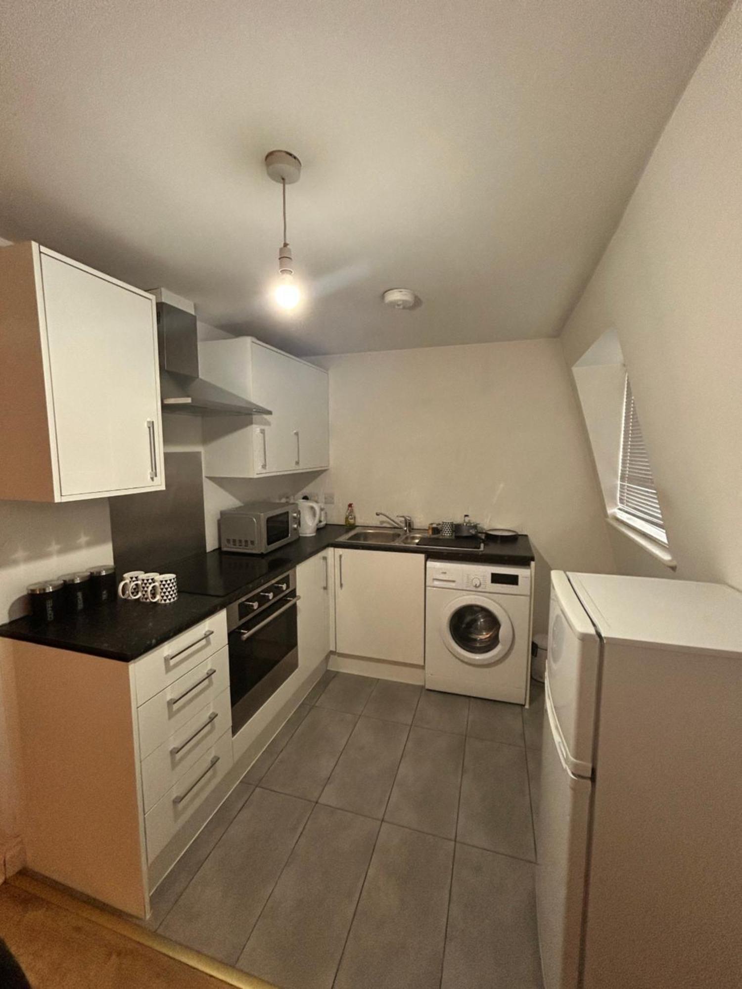Leicester Studio At City Centre With Free Parking Exterior photo