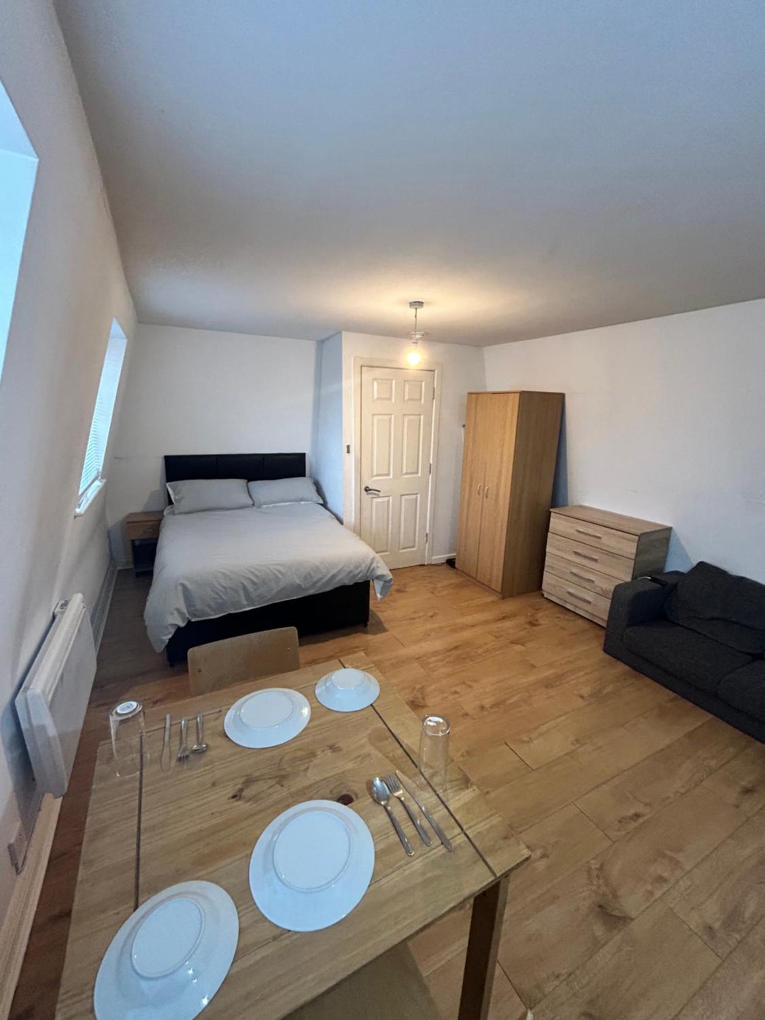 Leicester Studio At City Centre With Free Parking Exterior photo