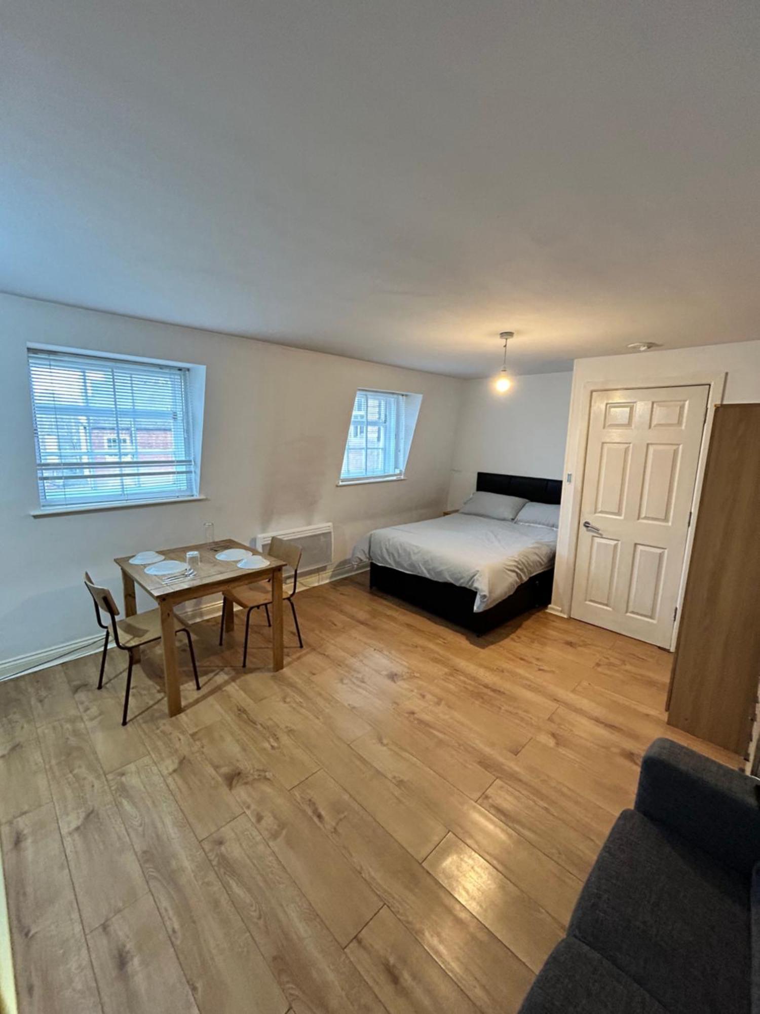 Leicester Studio At City Centre With Free Parking Exterior photo